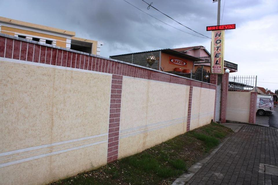 Hotel Buza New Shtoj Exterior foto